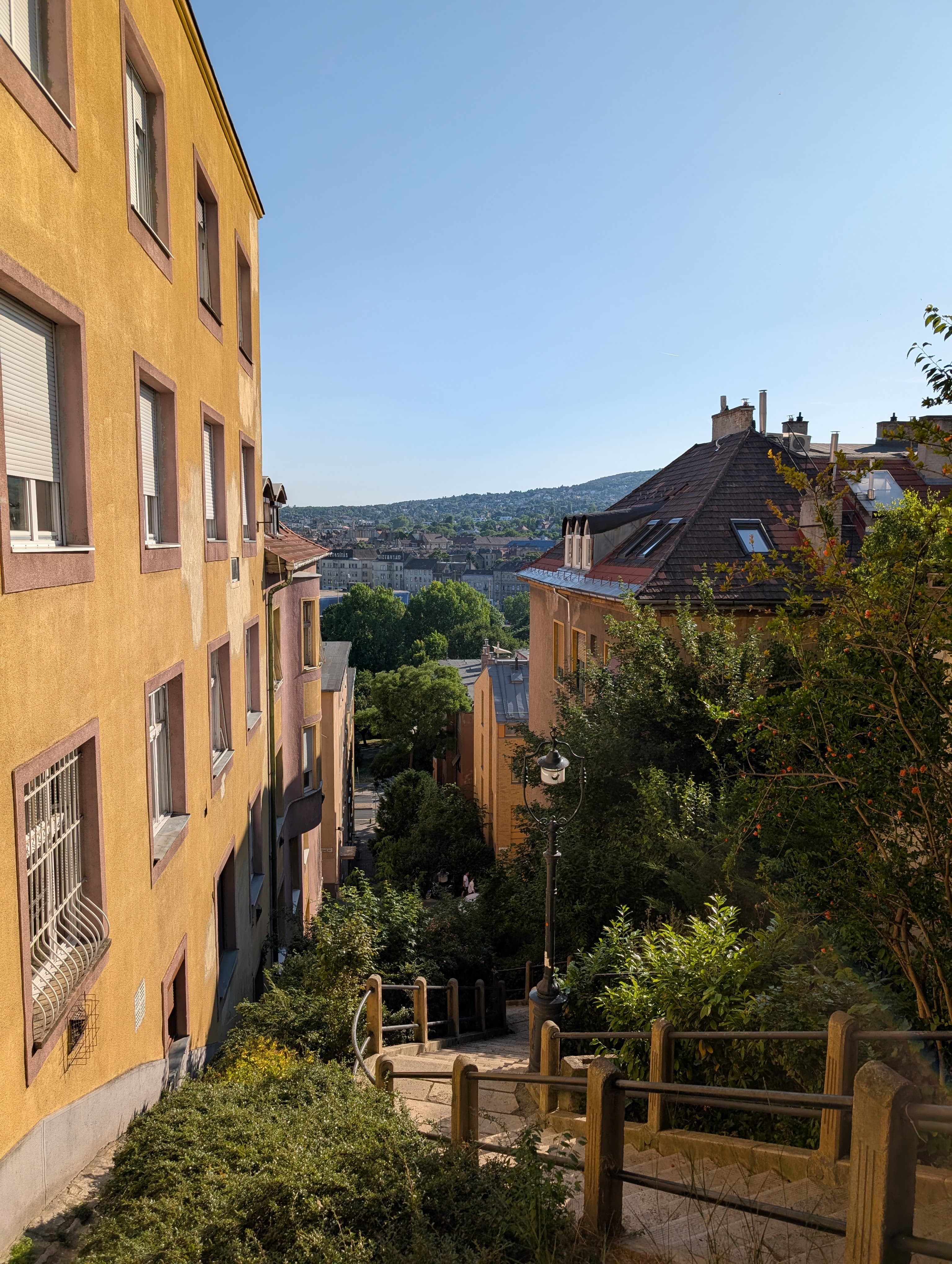 Вид с подножия холма Геллерт